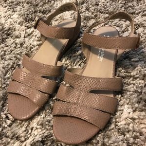 Naturalizer N5 Contour Tan Sandals